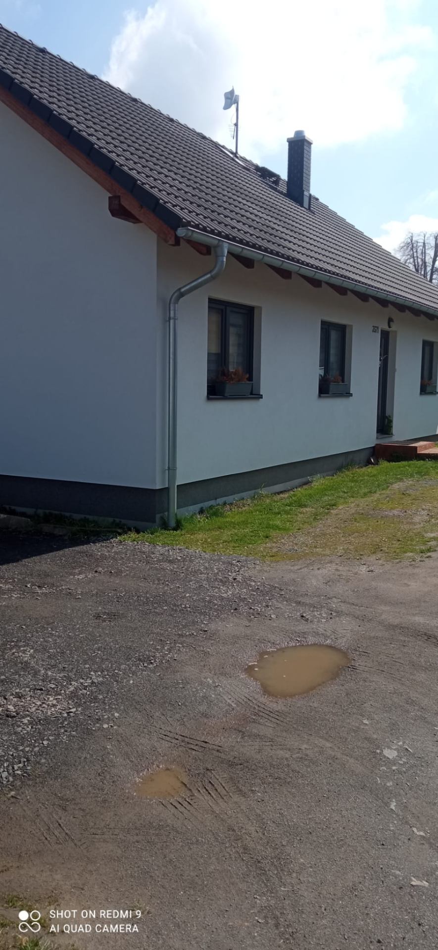 Bungalov — světlá fasáda